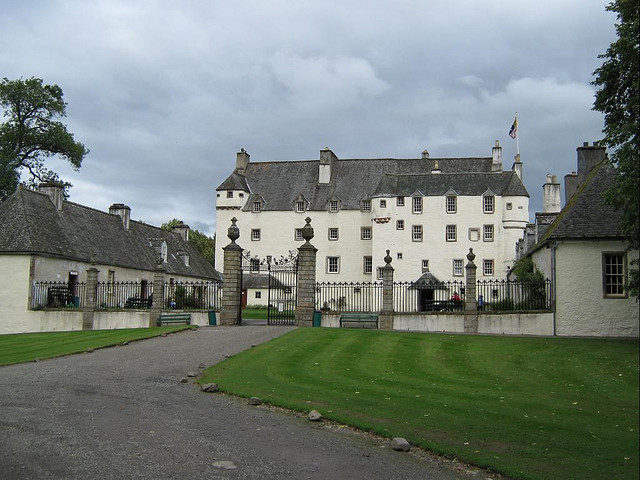 File:Traquair House 01.jpg