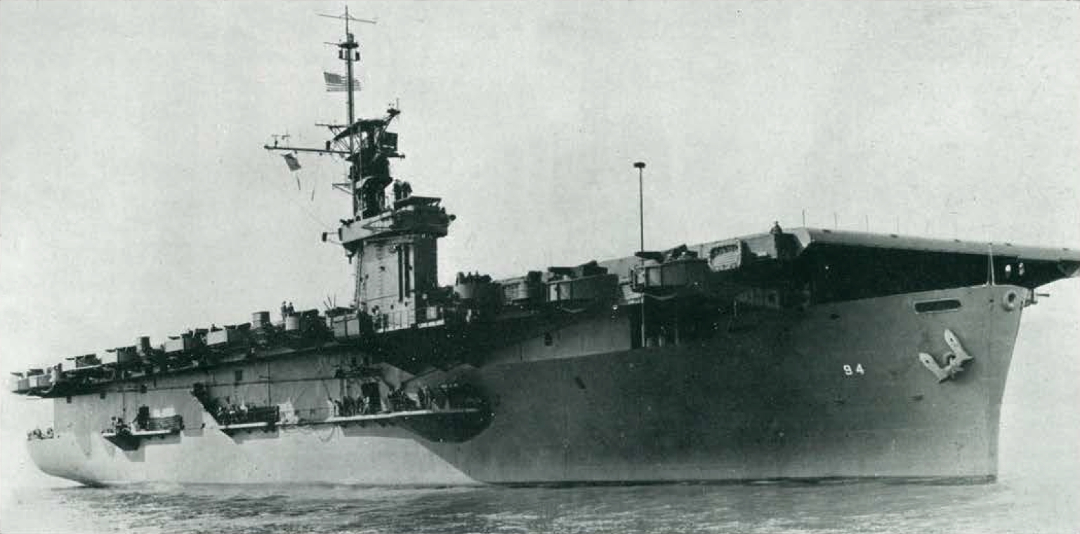 USS_Lunga_Point_(CVE-94),_in_May_1944.jpg