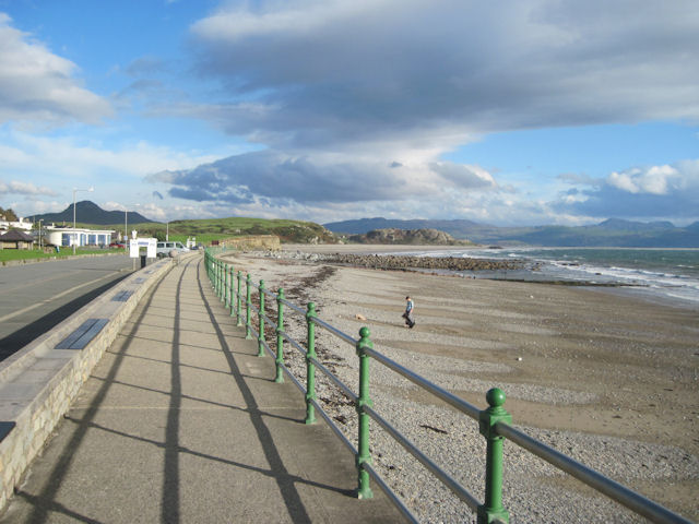 File:View along promenade - geograph.org.uk - 1553443.jpg