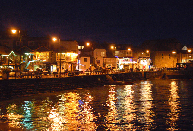 File:Wharf Road at night, St Ives - geograph.org.uk - 1549017.jpg