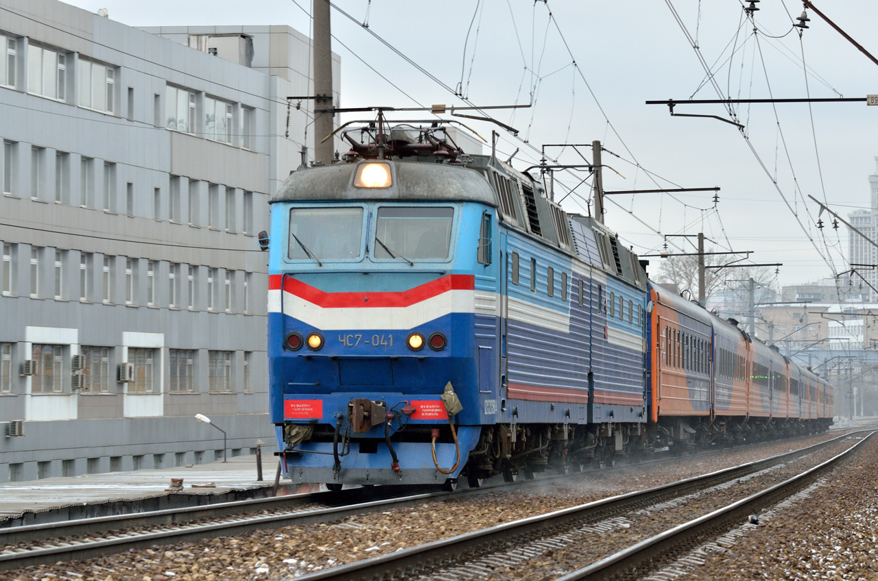 Файл:ЧС7-041, Россия, Москва, перегон Подмосковная - Москва-Рижская  (Trainpix 211003).jpg — Википедия