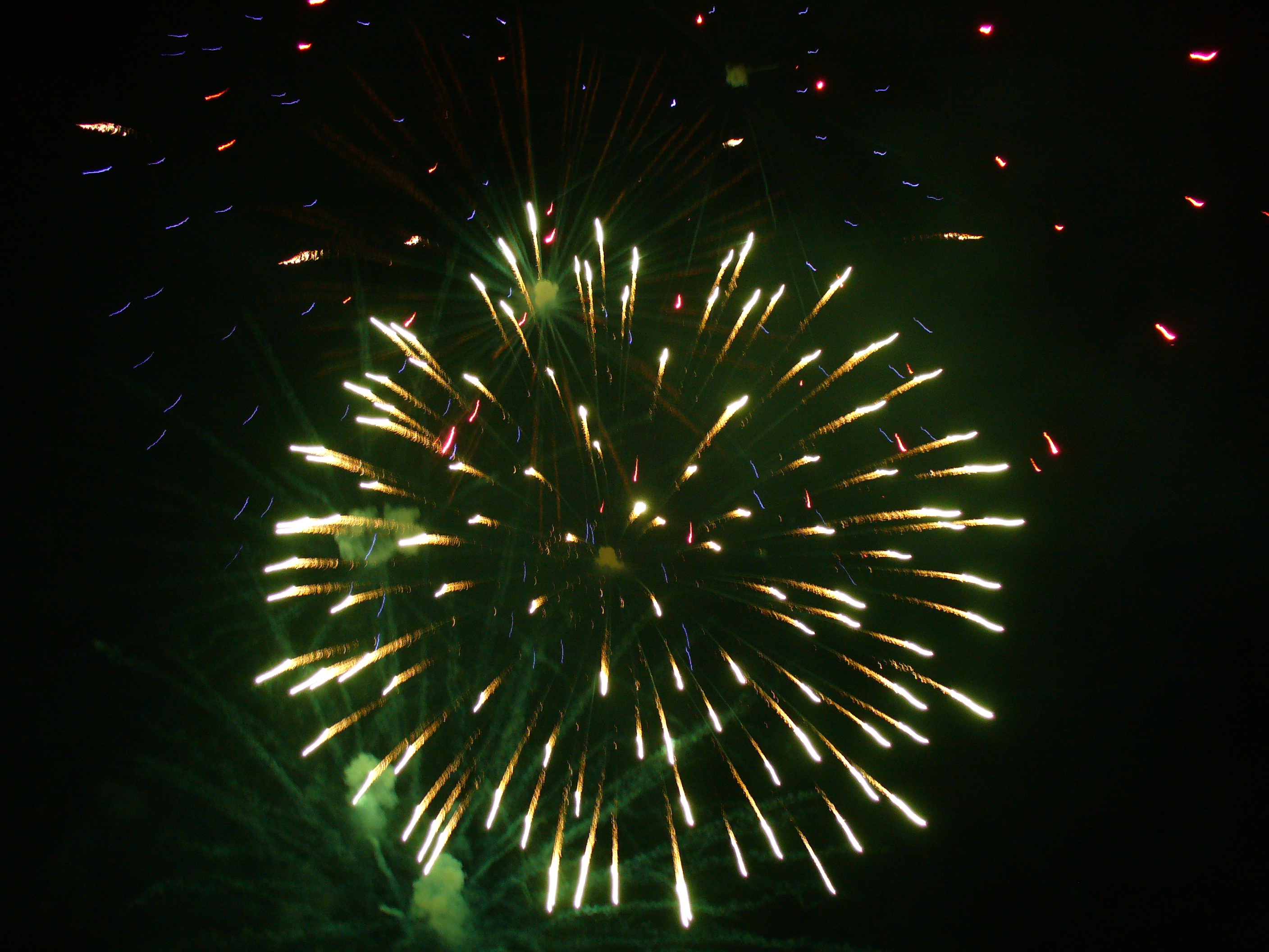 Trade firework cameraman. Фейерверк камера мен. Large Firework cameraman. С днём рождения женщине гиф салют. Large Firework Camera man.