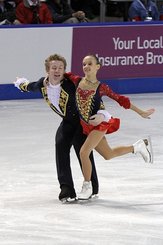 File:2010 Skate Canada Pairs - Lubov ILIUSHECHKINA - Nodari MAISURADZE - 4817A.jpg