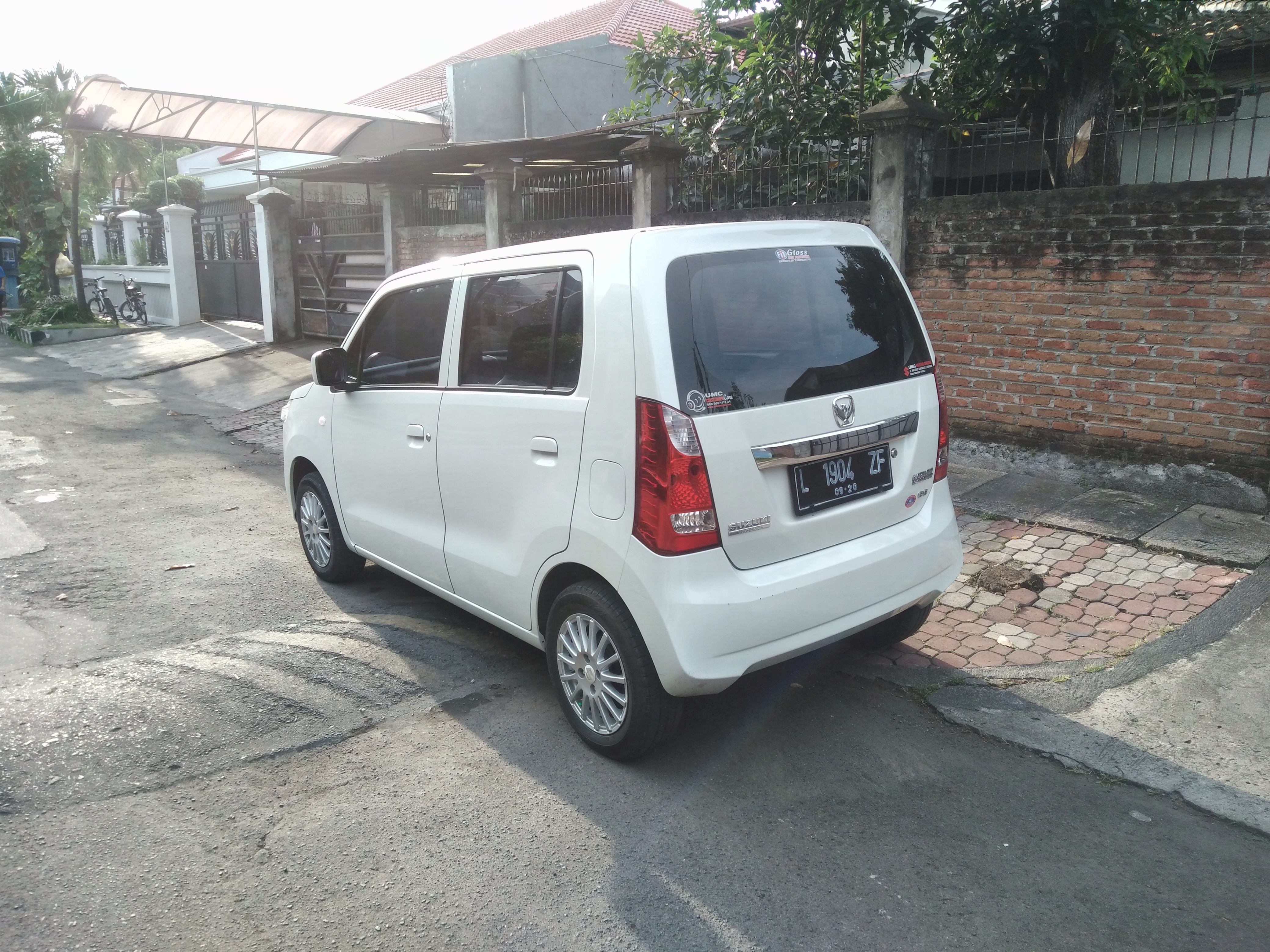 File 2015 Suzuki Karimun Wagon R GS rear West Surabaya 