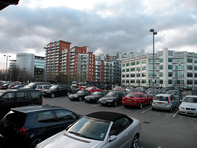 File:A quick glimpse of Leeds - geograph.org.uk - 1197647.jpg