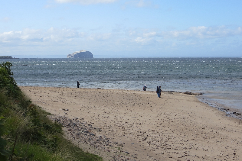 File:Bathan's Strand - geograph.org.uk - 4515301.jpg