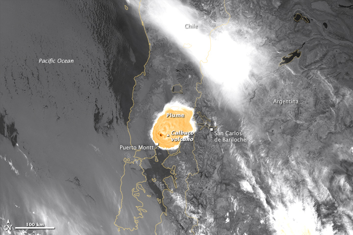 File:Calbuco Volcano Erupts April 23, 2015.jpg