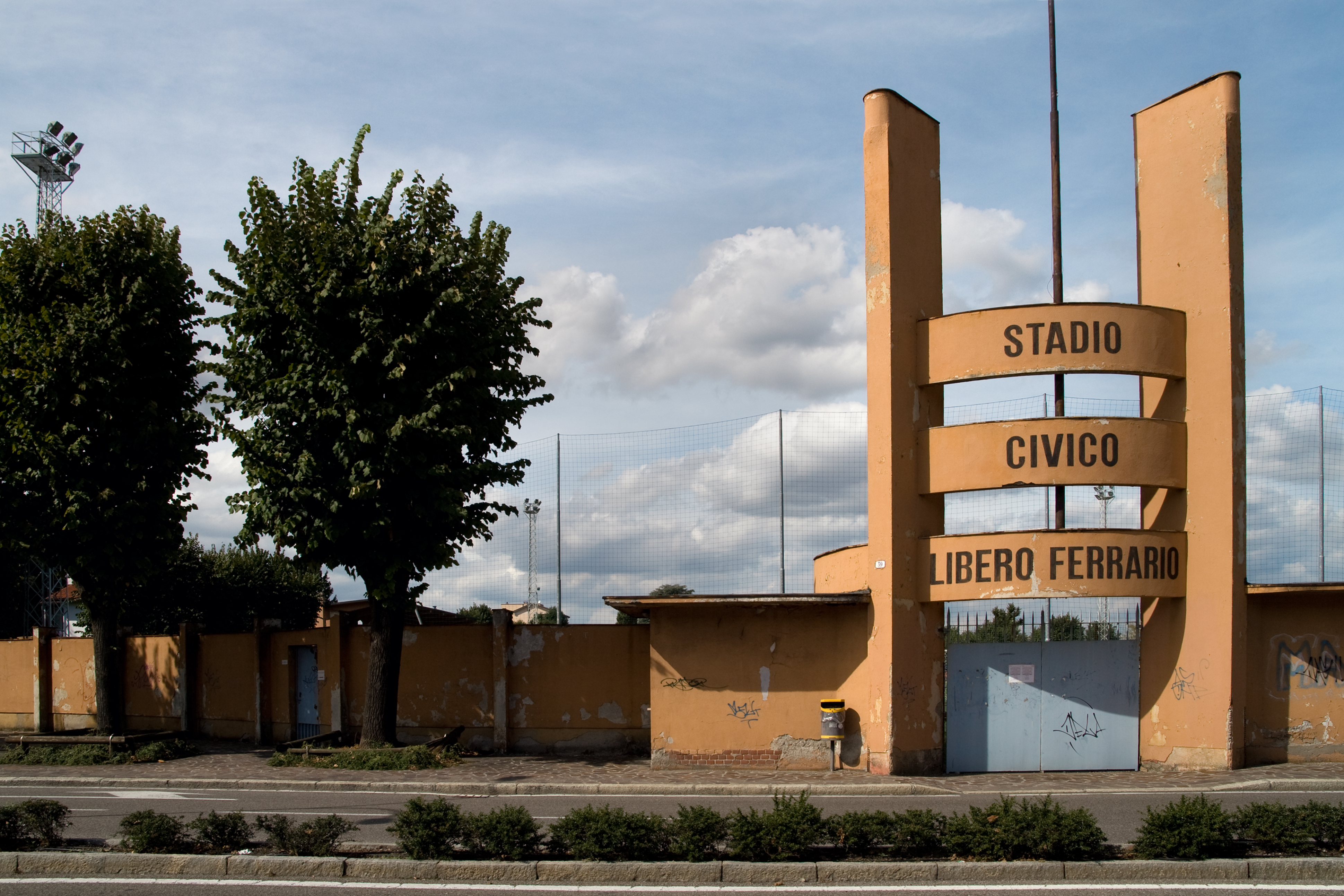 File:Estadio de Sportivo Italiano..jpg - Wikimedia Commons