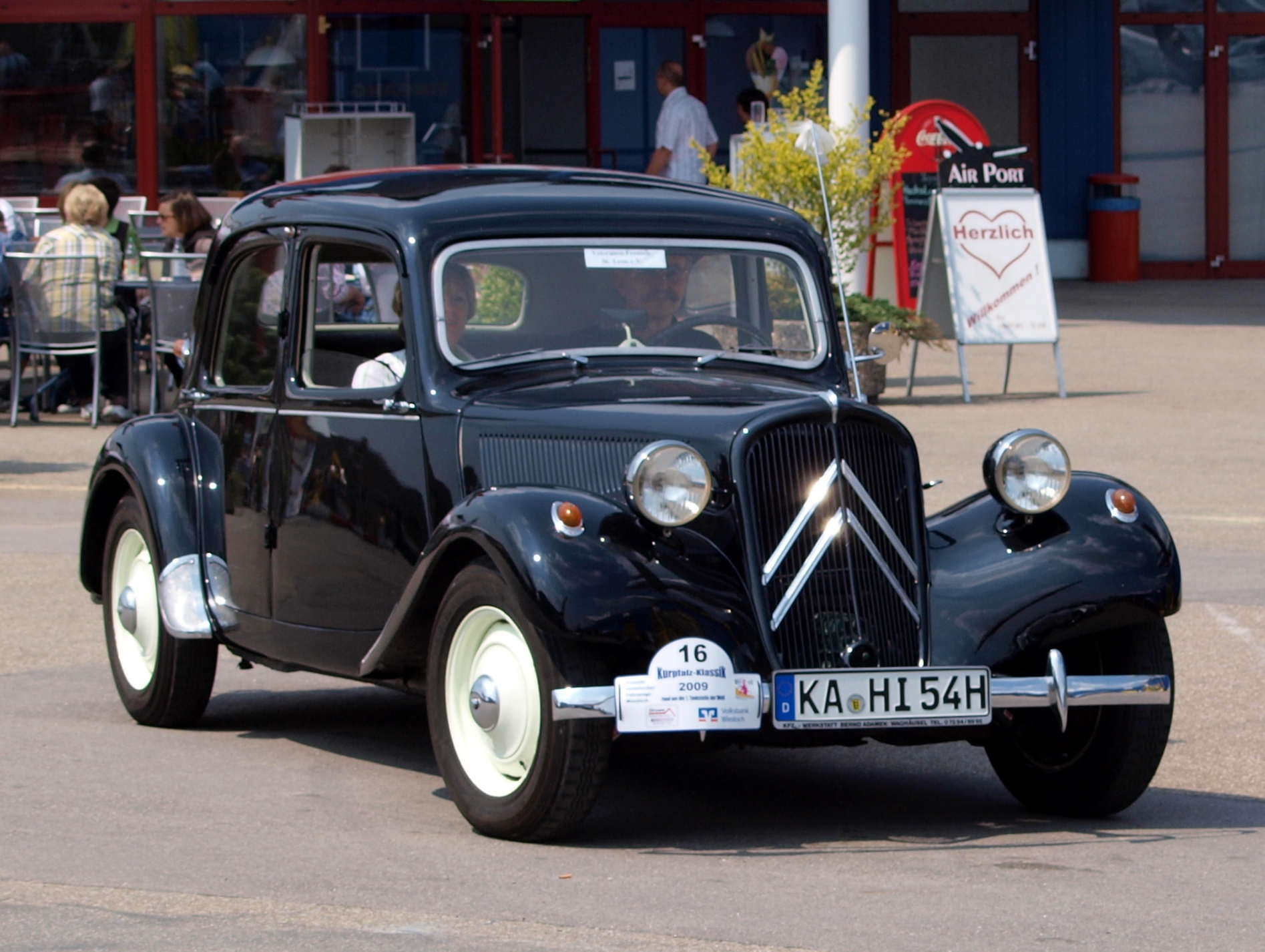 [Imagen: Citroen_11_CV_%281954%29_p3.JPG]