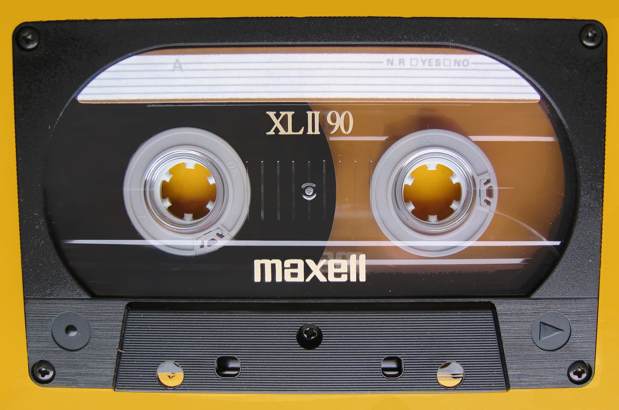 Maxell XL II cassette from 1984. Gorgeous. : r/cassetteculture