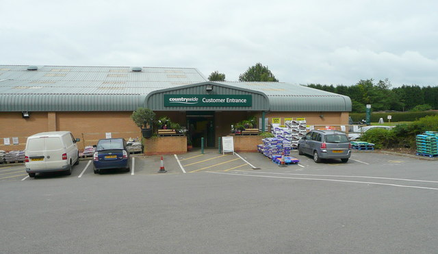 File:Countrywide Store, Chipping Norton - geograph.org.uk - 841367.jpg