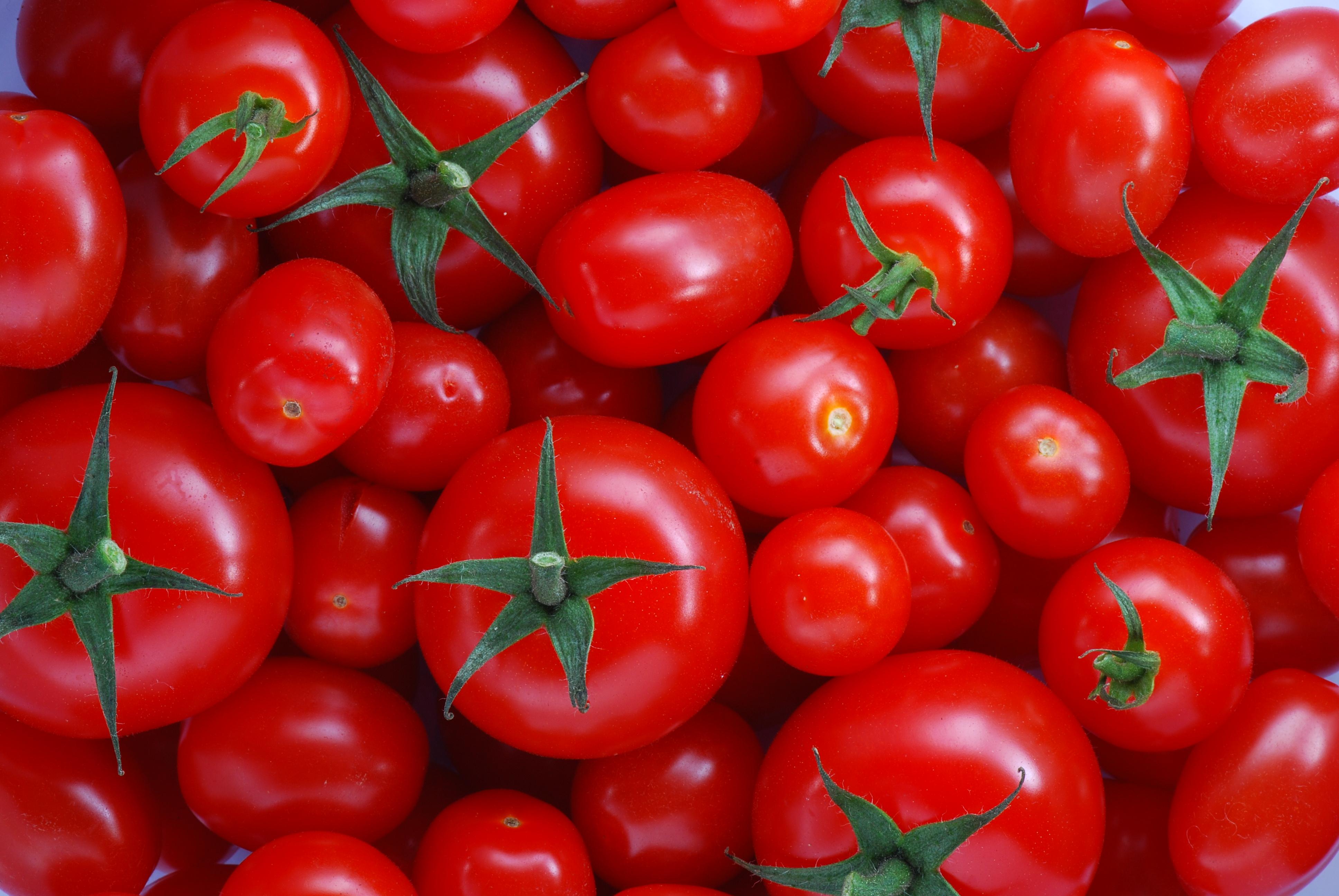 Certain foods like tomatoes and oranges can cause GERD symptoms.
