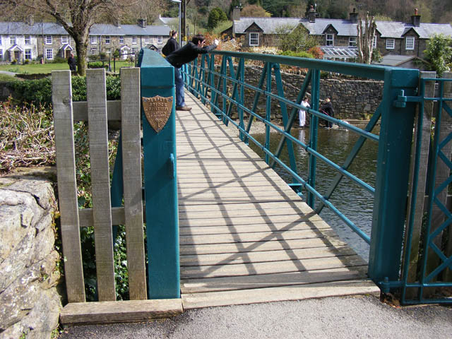 File:Glaslyn Bridge - geograph.org.uk - 1384067.jpg