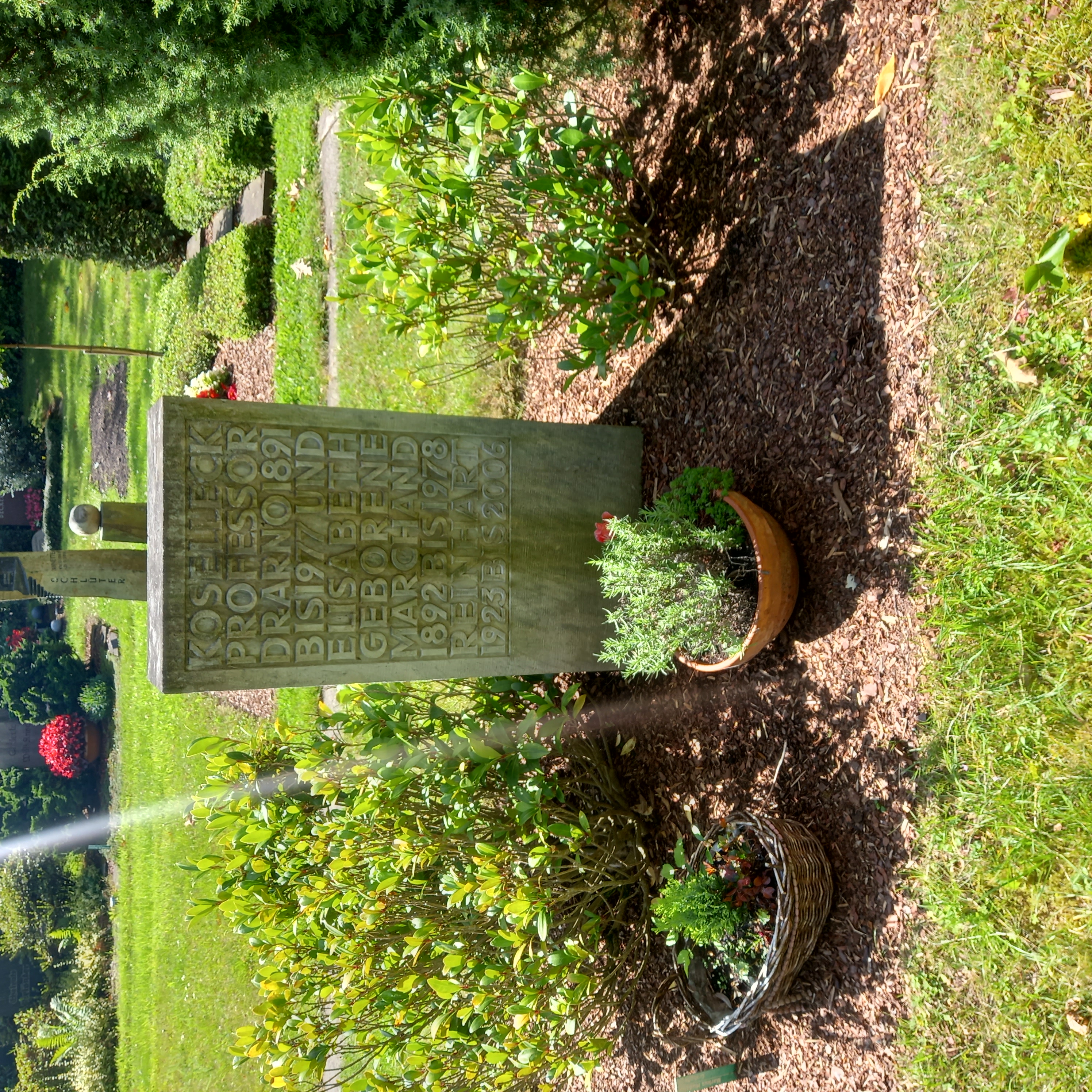 Das Grab von Reinhart Koselleck und seinen Eltern im Familiengrab auf dem Friedhof [[Stieghorst