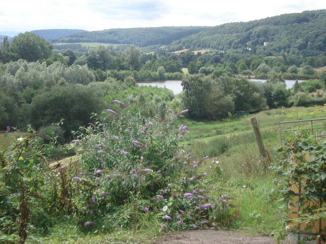 Gravel pits at Bodenham - geograph.org.uk - 527032