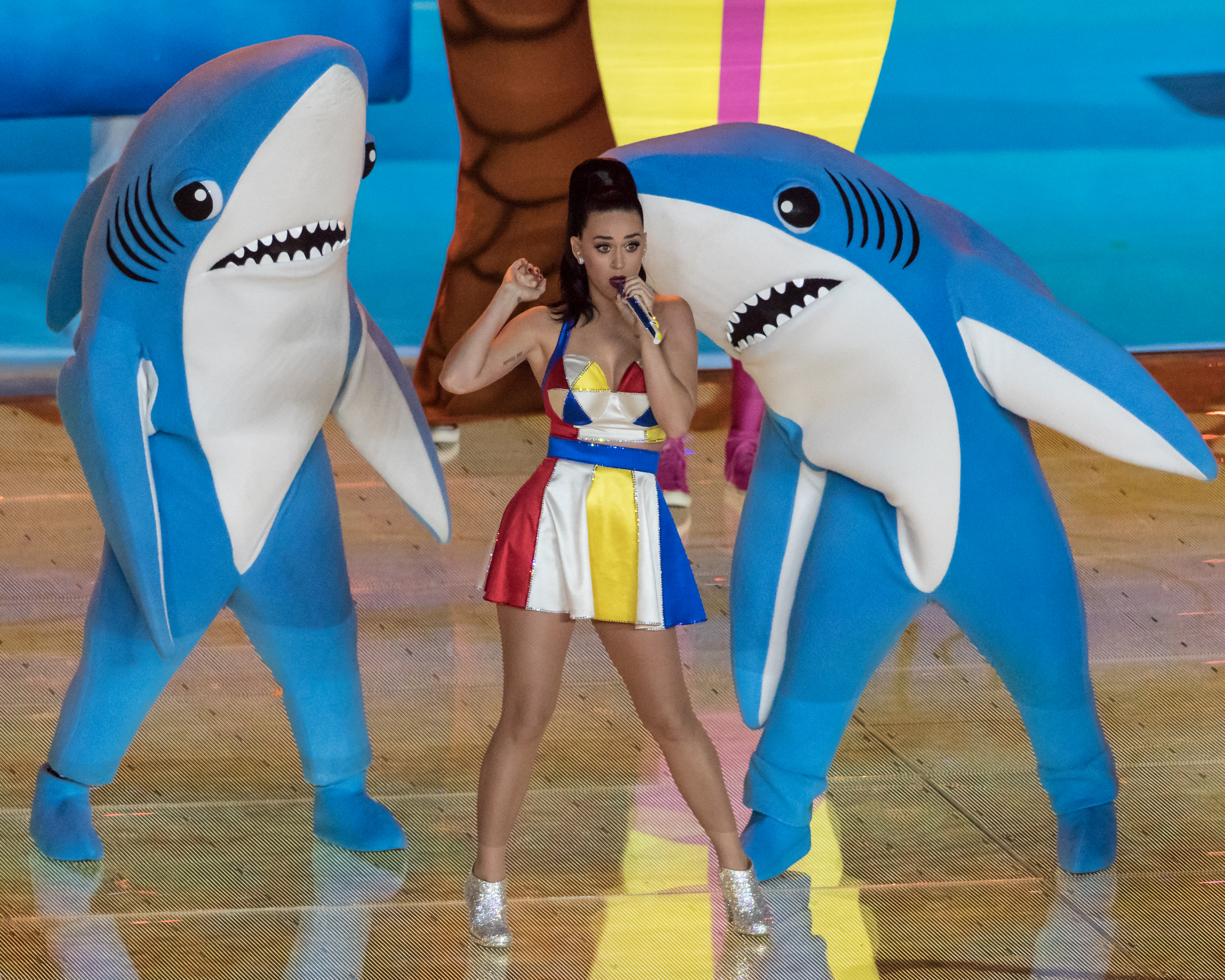 Super Bowl: Katy Perry and Missy Elliott get their freak on during halftime  and the crowd go WILD - Irish Mirror Online