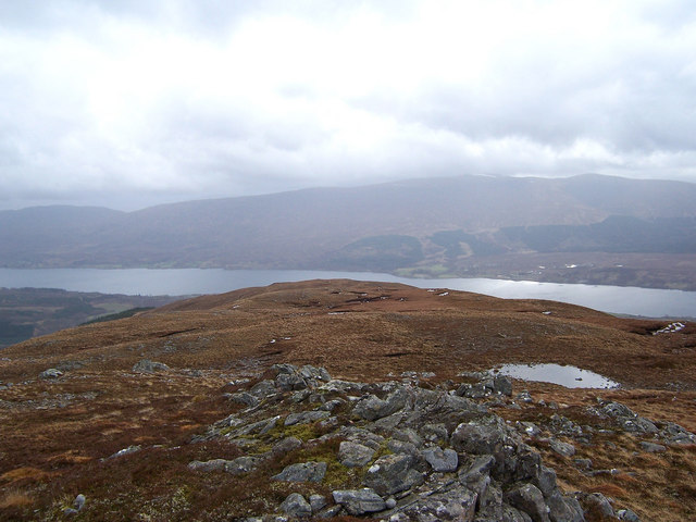 File:Looking down the lower slopes of the Druim Beag - geograph.org.uk - 358800.jpg