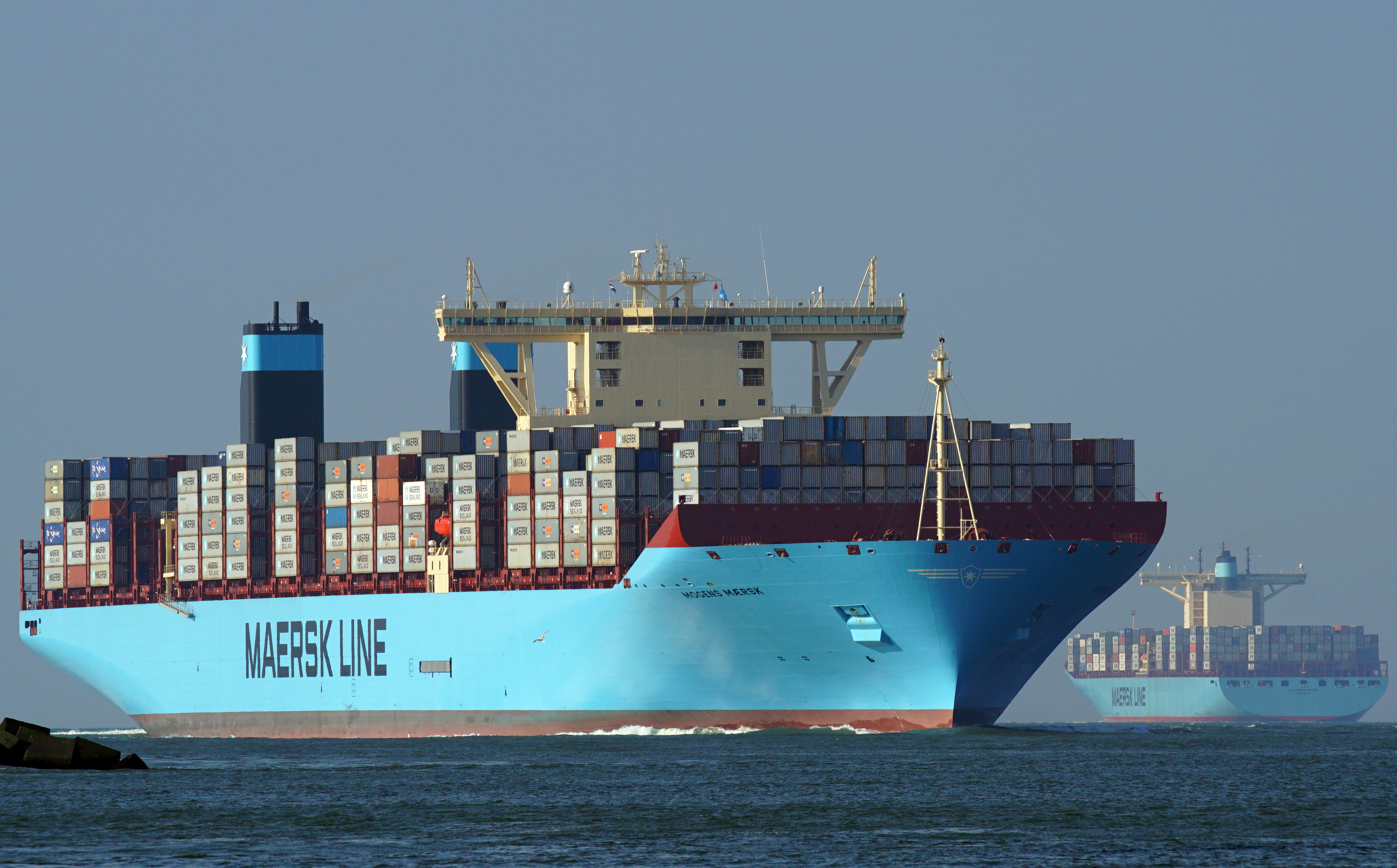 Mogens_Maersk_%28ship%2C_2014%29_002.jpg