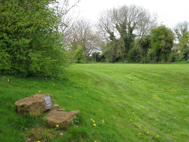 File:Ratley Element Trail, Fire - geograph.org.uk - 1831780.jpg