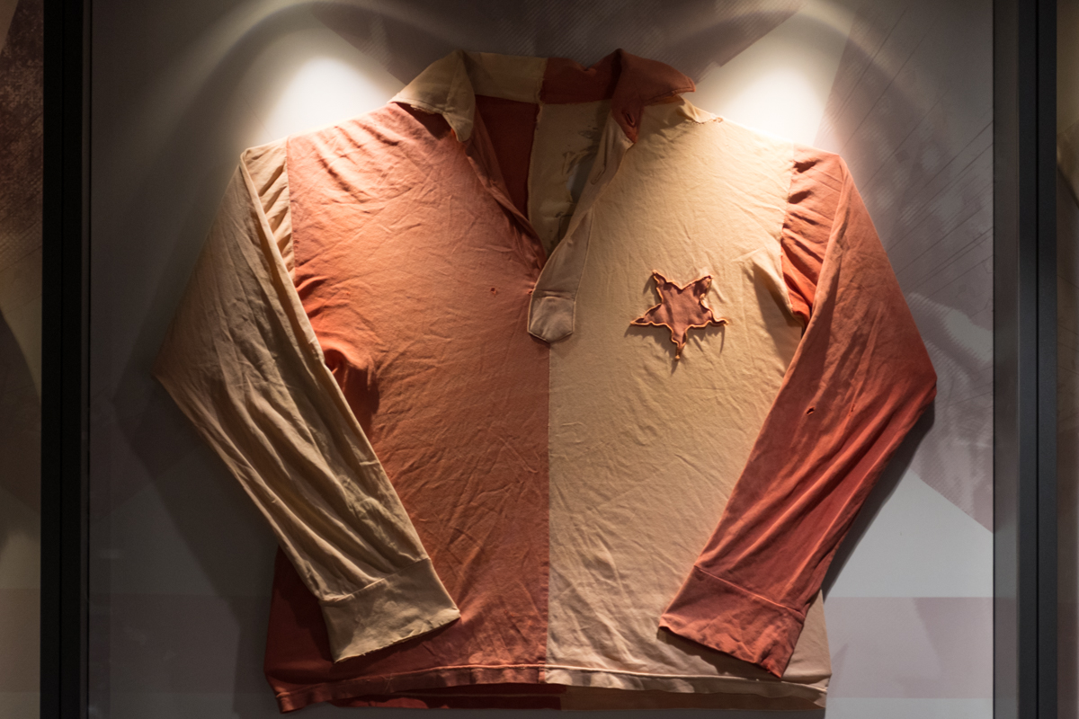 File:SK Slavia Praha Club Museum Liverpool FC.jpg - Wikimedia Commons