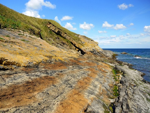 File:Saltpan Rocks - geograph.org.uk - 1362603.jpg