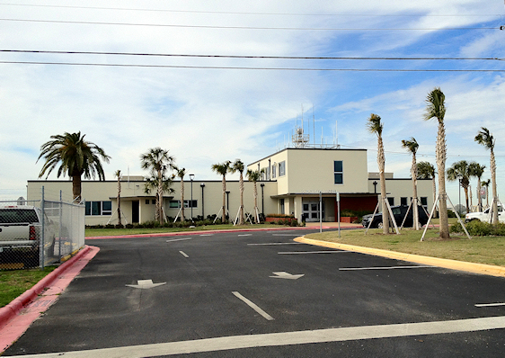 File:Scholes International Airport at Galveston Terminal 2012.jpg