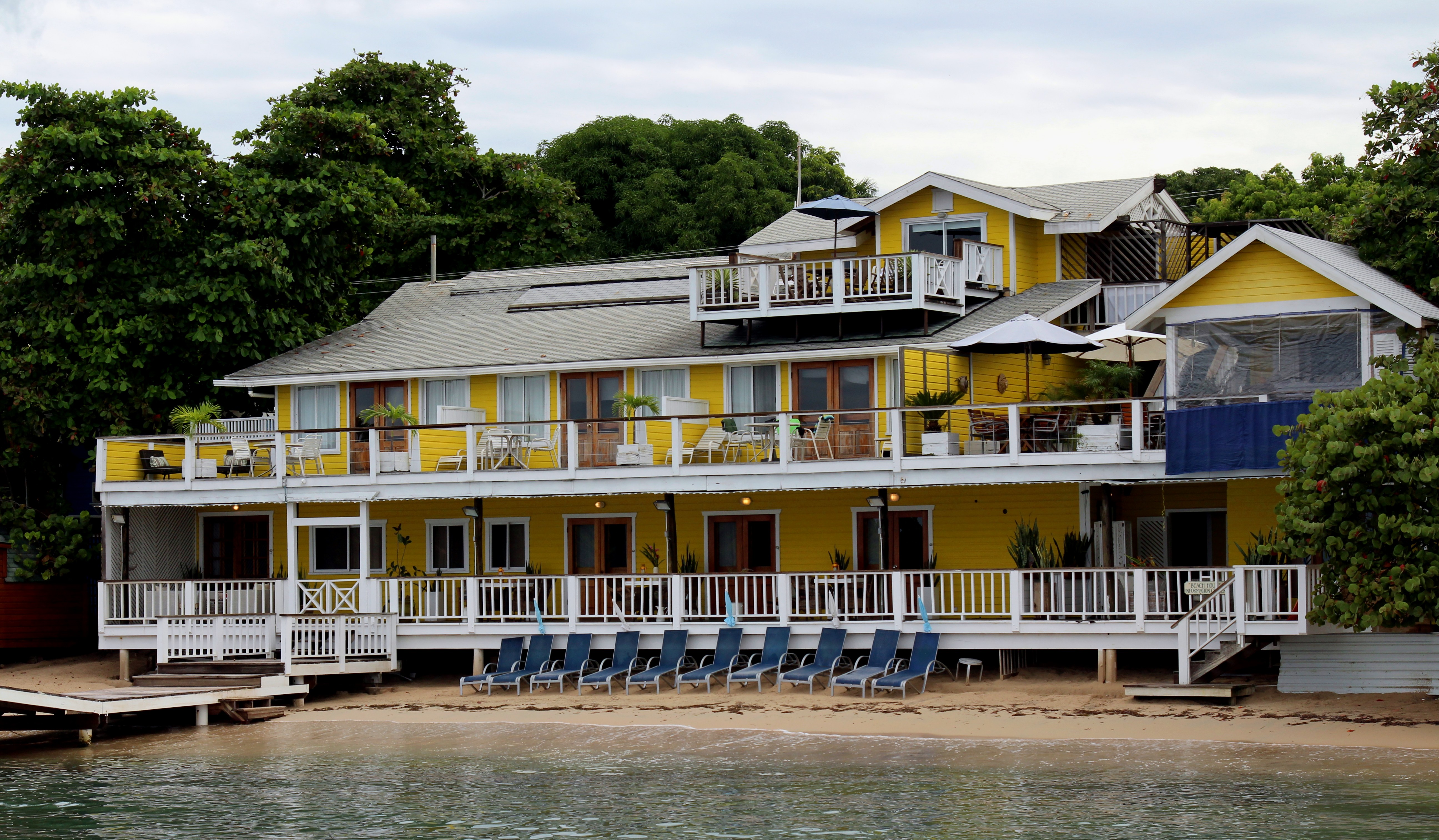 Filethe Beach House Hotel 34990194495jpg Wikimedia Commons