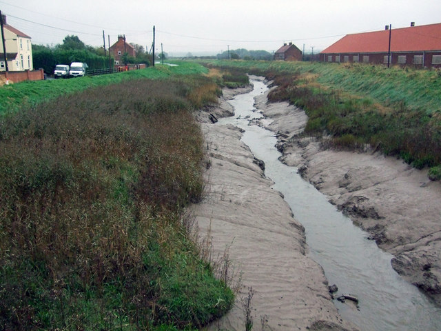 File:The Beck at Barrow Haven - geograph.org.uk - 1028536.jpg