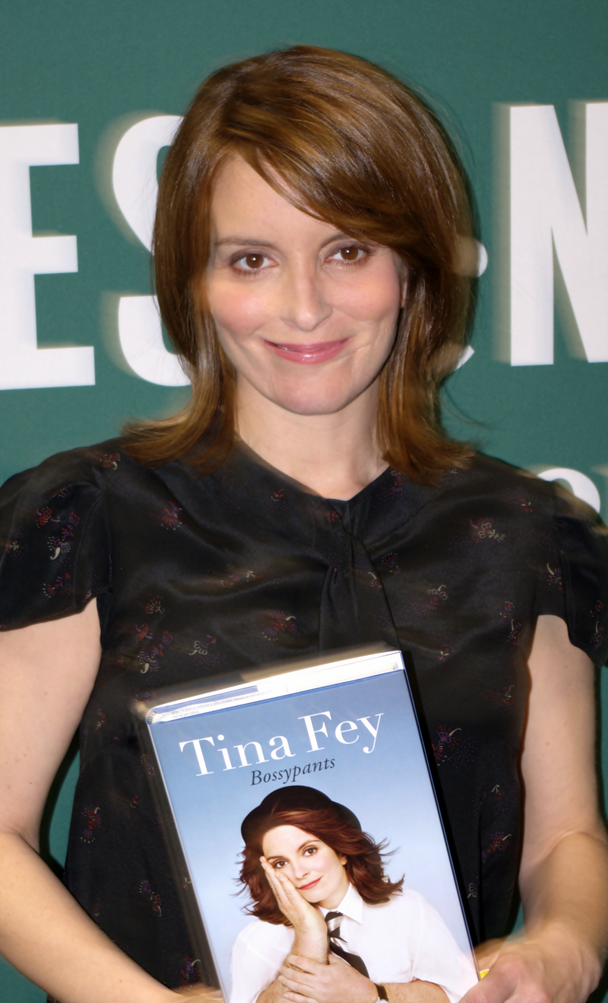 Ficheiro:Tina Fey 3 Bossypants 2011 Shankbone.jpg – Wikipédia, a  enciclopédia livre