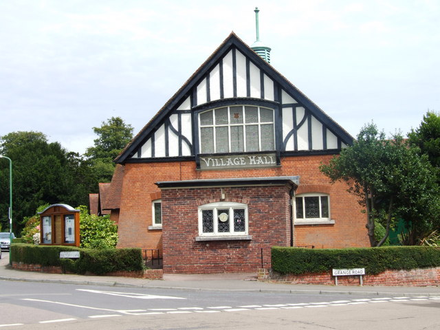 Small picture of Saltwood Village Hall courtesy of Wikimedia Commons contributors