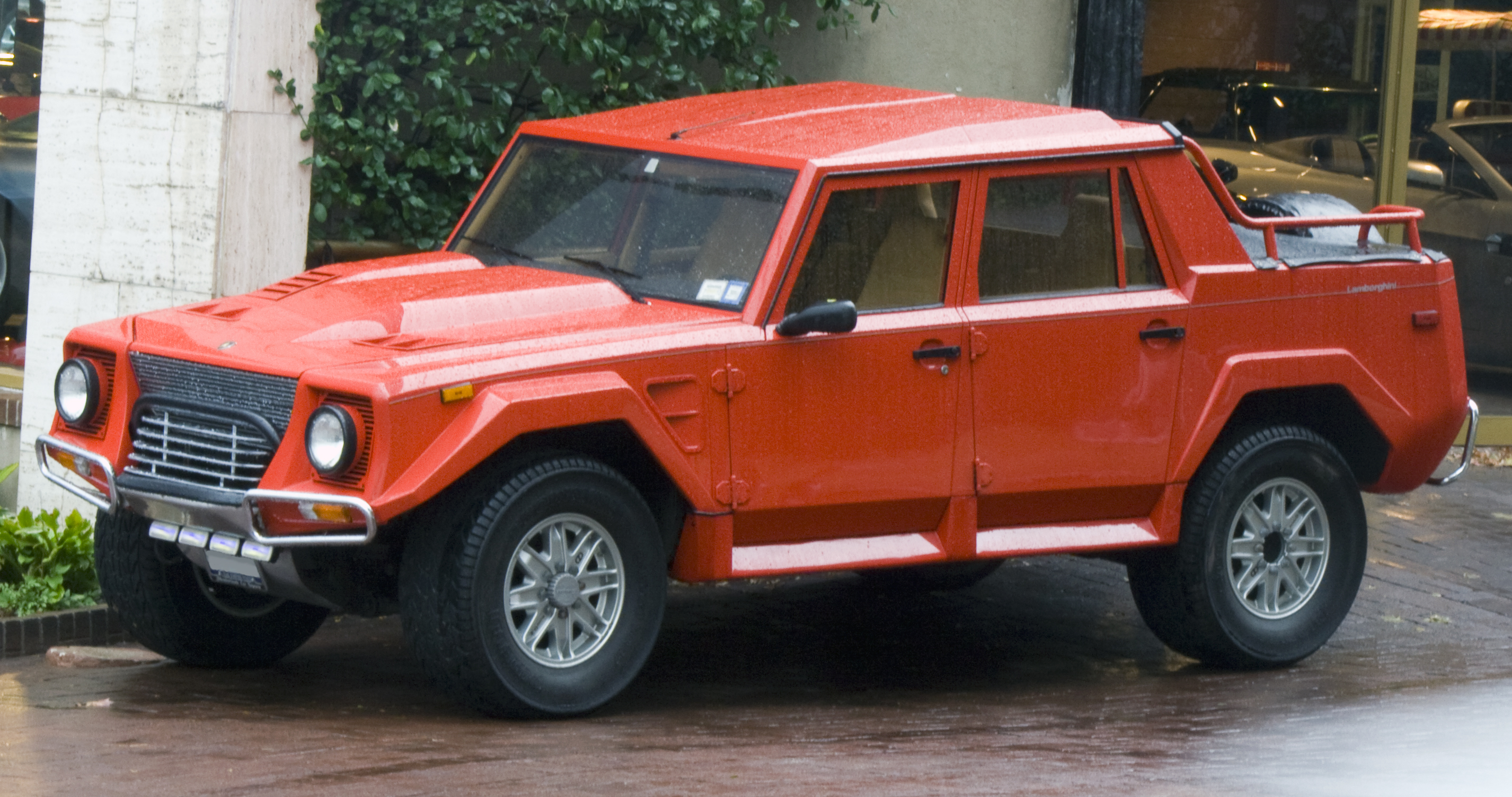 File:1990 Lamborghini LM002 in Red, front  - Wikimedia Commons