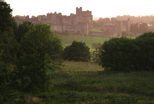 File:Alnwick Castle - geograph.org.uk - 63990.jpg