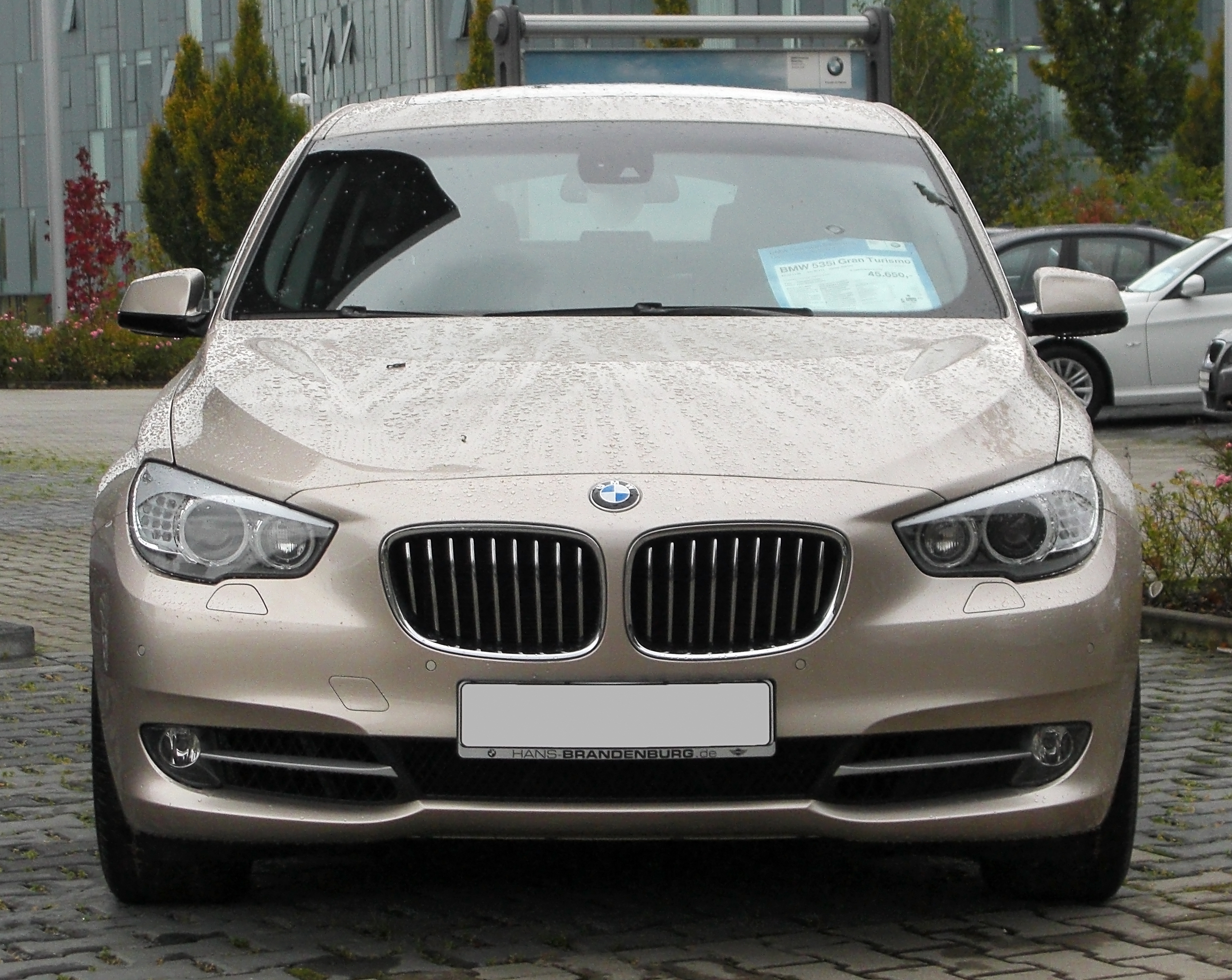 File:BMW 535i GT (F07) rear 20101016.jpg - Wikimedia Commons