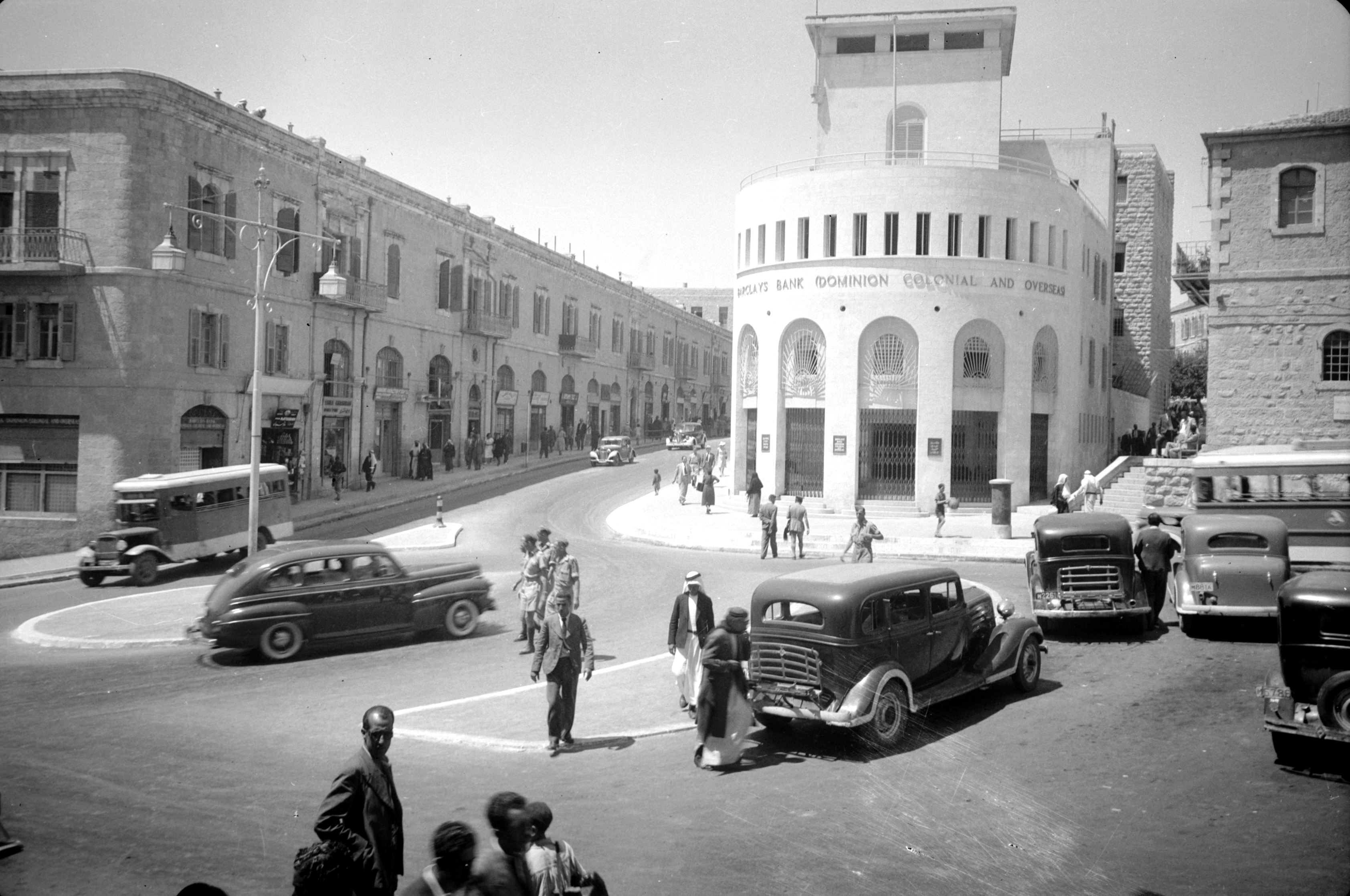 File:Barclays Bank, Jerusalem. 1942. matpc.21609.jpg - Wikimedia Commons