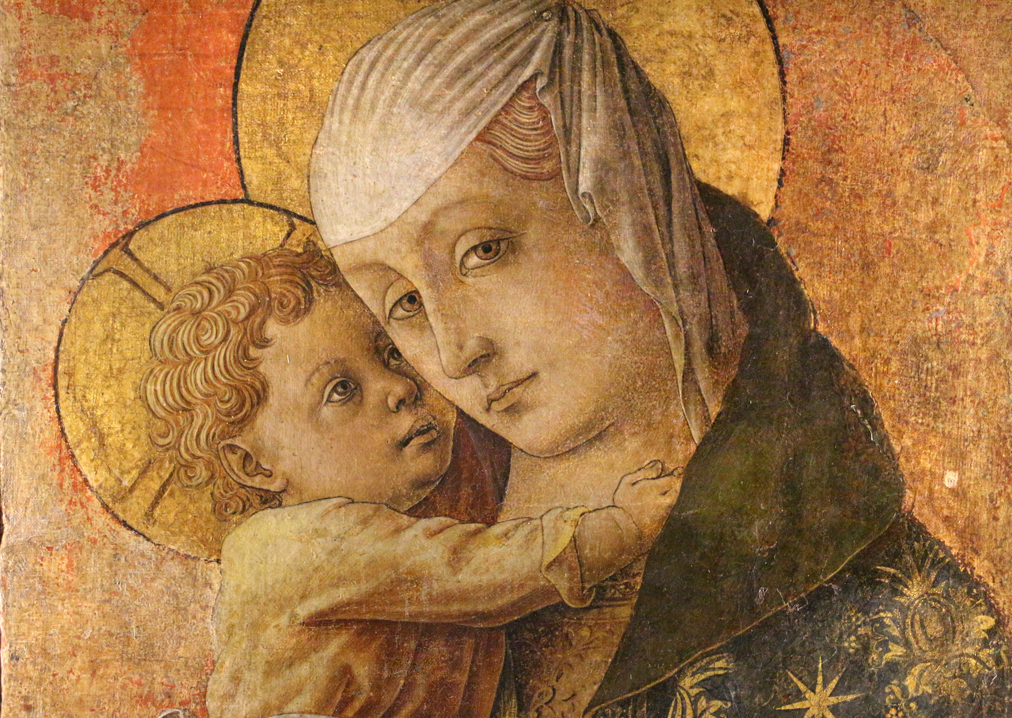 https://upload.wikimedia.org/wikipedia/commons/9/9b/Carlo_crivelli%2C_madonna_di_macerata%2C_1470-73_ca._02.jpg