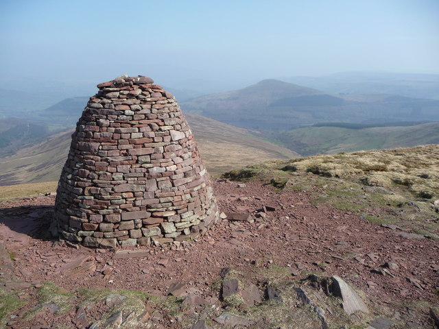 File:Carn Pica - geograph.org.uk - 2877359.jpg