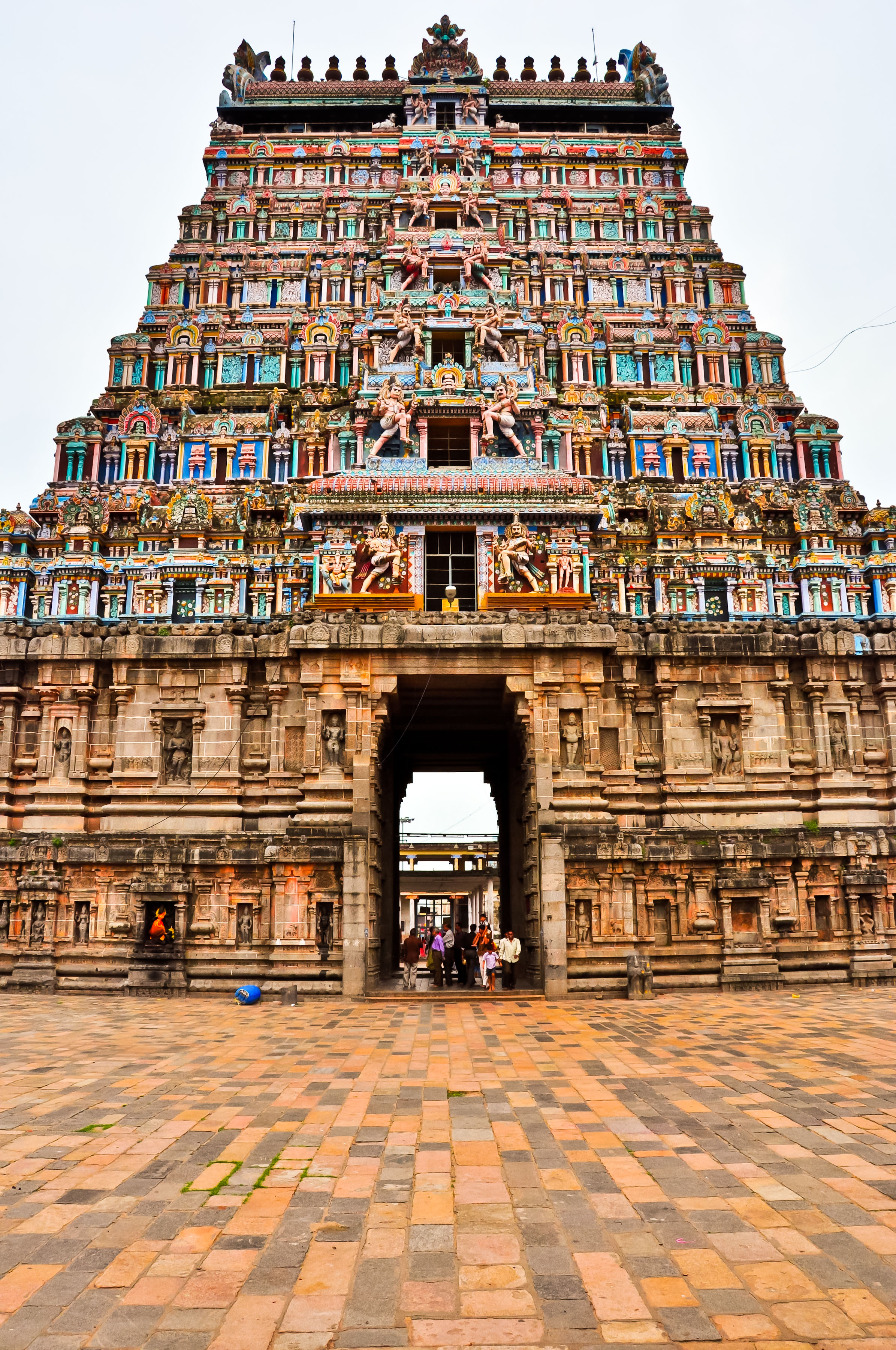 File:Hindu temple kumbakonam.jpg - Wikimedia Commons