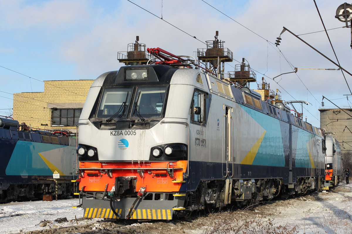 Поезд тараз. Kz8a электровоз. Kz8a-0002. Kz8a. Электровоз kz8а-0069.