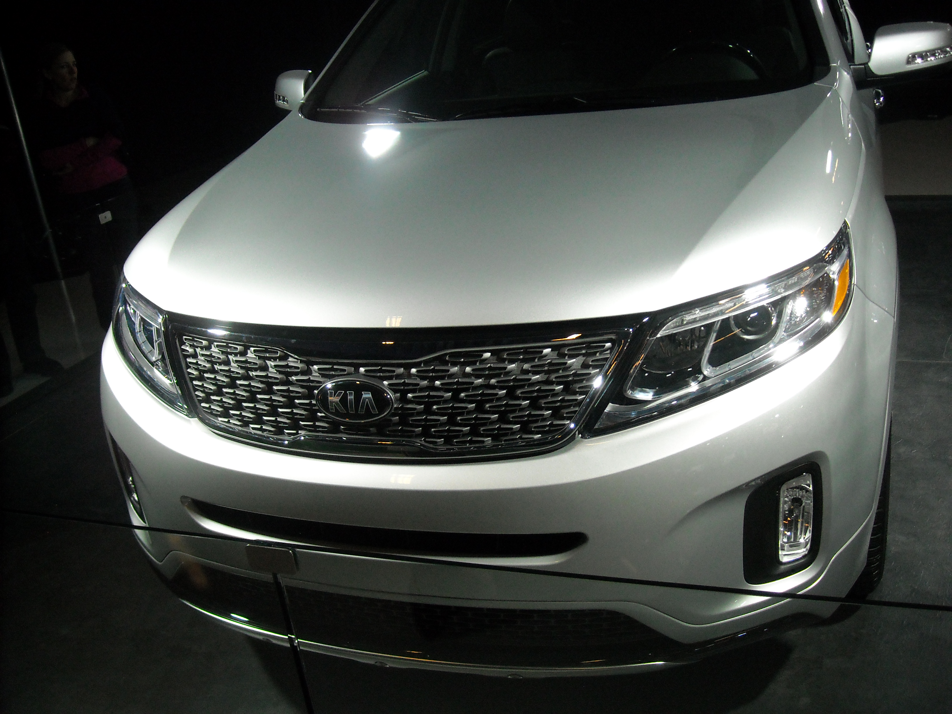 Киа соренто 2013 купить. Kia Sorento 2013. Kia Sorento Premium 2022 White Pearl. Киа Соренто XM серебро. Бежевый Киа Соренто 2013.