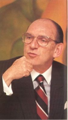 <span class="mw-page-title-main">Carlos Lemos Simmonds</span> Vice President of Colombia from 1996 to 1998