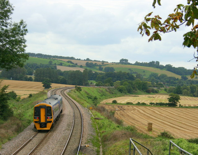 File:Local train on the Bath to Bristol line - geograph.org.uk - 960821.jpg