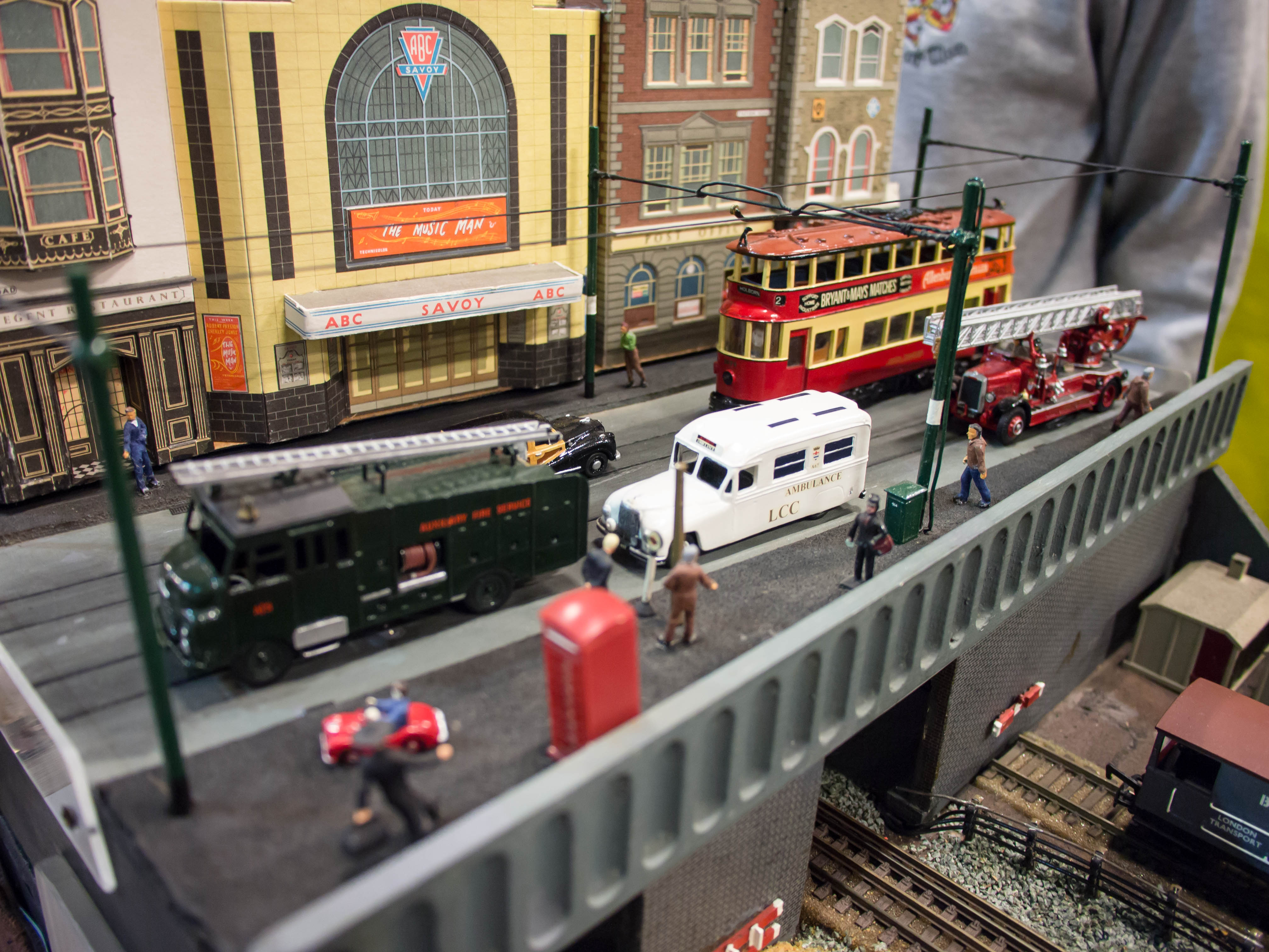 File:London Road, model railway layout - Flickr - James E 