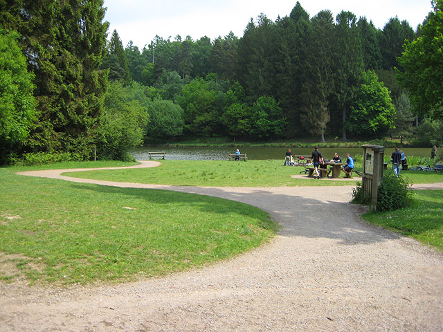 Mallards Pike Lake - geograph.org.uk - 815033