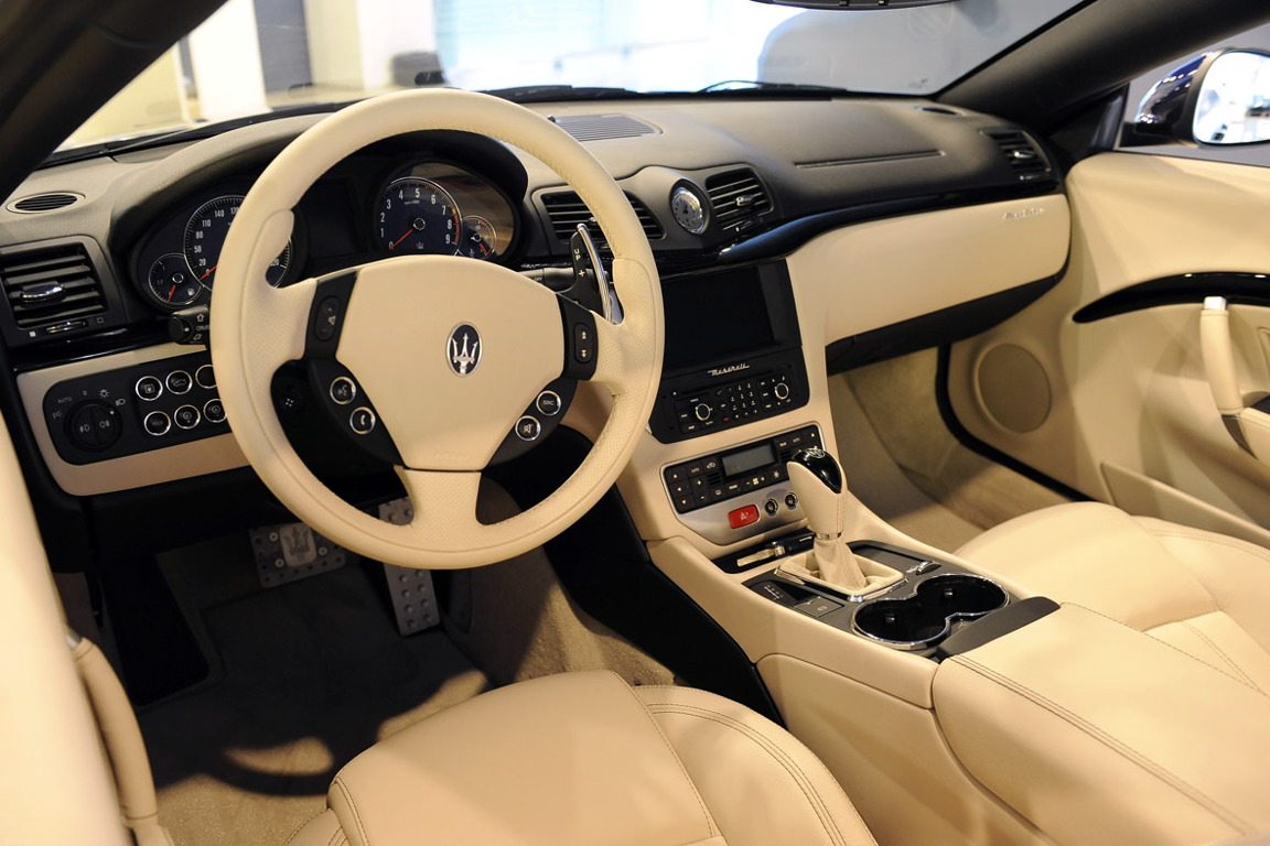 File:MaseratiGranCabrioInterieur.jpg - Wikimedia Commons