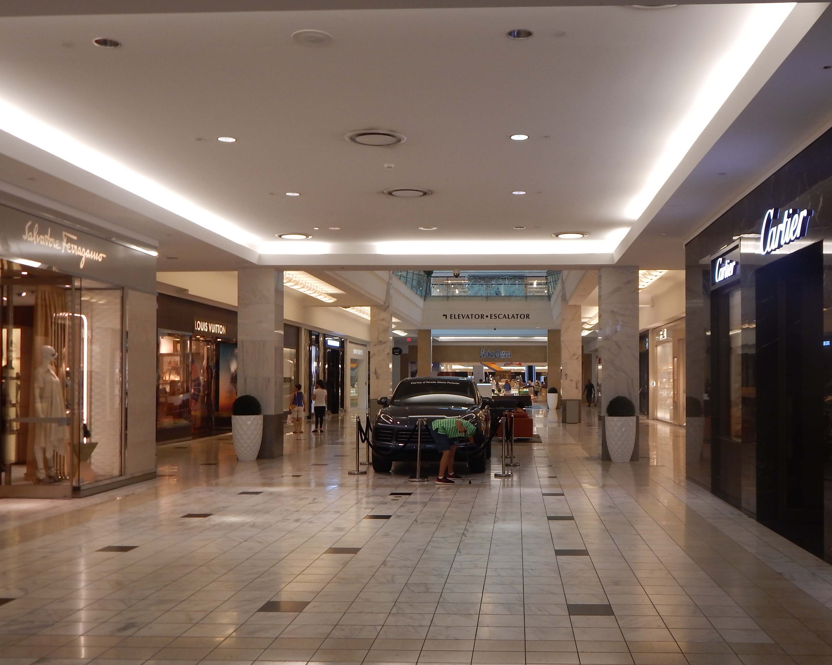 Lenox Square - Super regional mall in Atlanta, Georgia, USA 