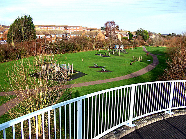 File:Neville Park, Snodland - geograph.org.uk - 664591.jpg