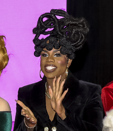 File:RuPaul with All Stars 7 Contestants at LA DragCon 2022 by dvsross (cropped - Monet X Change) (cropped).jpg