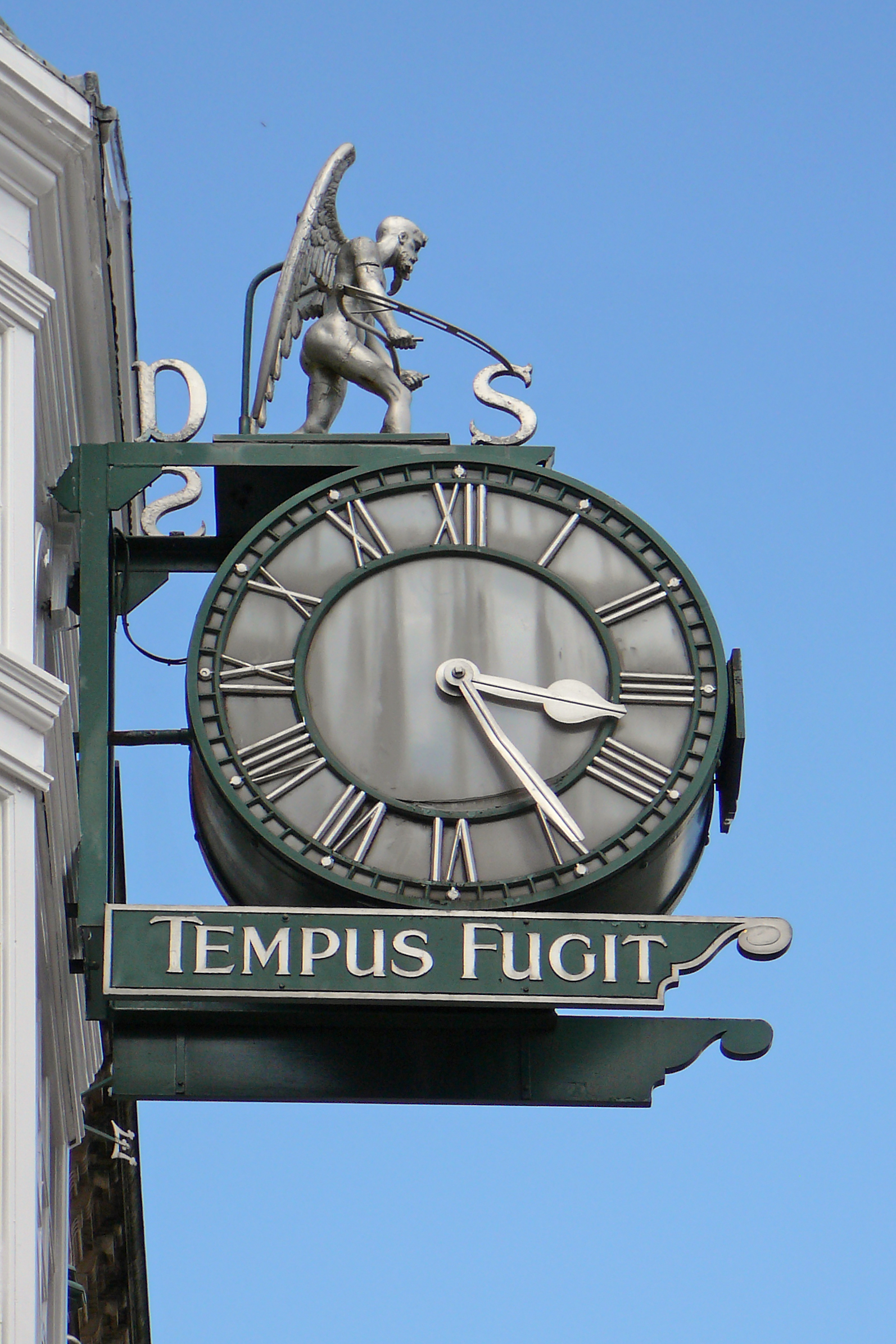 File:Tempus Fugit (4824260185).jpg - Wikimedia Commons