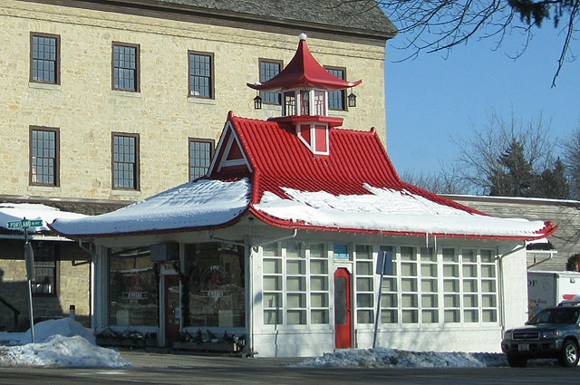 File:The-pagoda-cedarburg.jpg