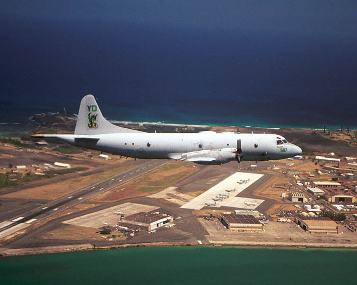 File:VP-4 OVER KANOEHE WEB (4832432550).jpg